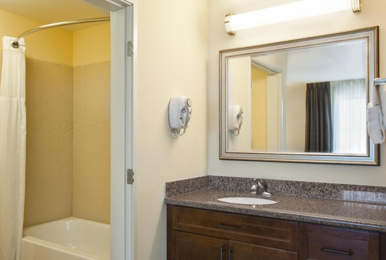 Staybridge Suites El Paso Airport Exterior foto