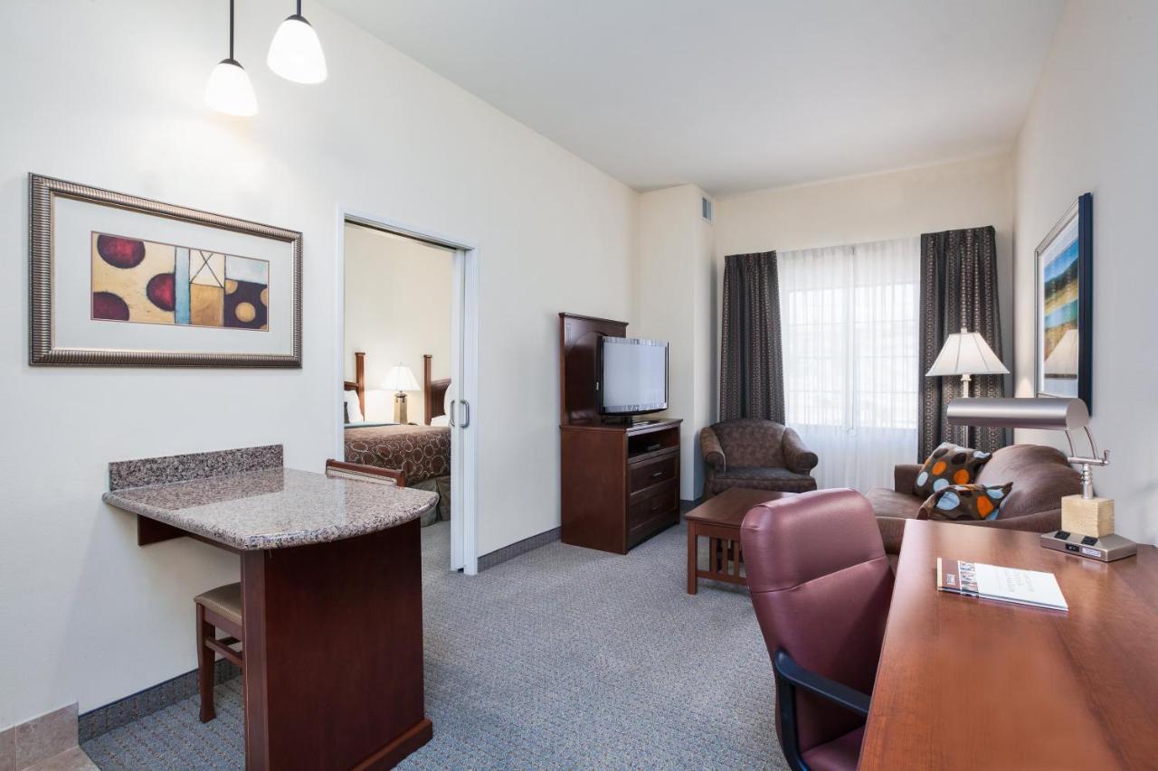 Staybridge Suites El Paso Airport Exterior foto